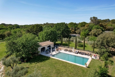 Maison à vendre à UZÈS  - 12 pièces - 273 m² 