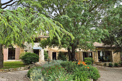 Maison à vendre à MONTÉLIMAR  - 10 pièces - 250 m² 