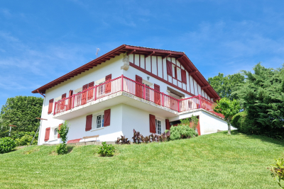 Maison à vendre à URRUGNE Est - 5 pièces - 164 m² 