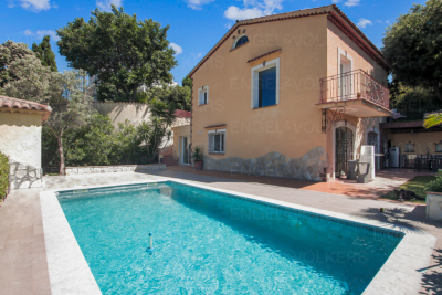 Maison à vendre piscine terrain de 1 hectare alpes maritimes