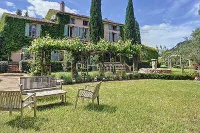 Maison à vendre maison de village terrain var 