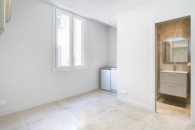 Bien à vendre pas de rdc cannes 