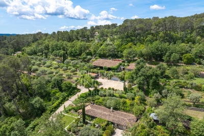 House for sale in FAYENCE  - 10 rooms - 660 m² 