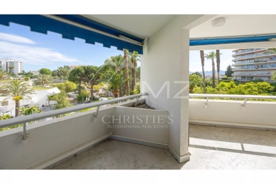 Appartement à vendre à CANNES Comte de Falicon - 2 pièces - 49 m² 