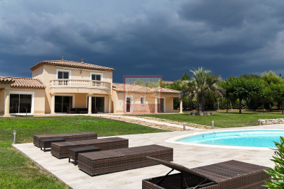 Maison à vendre à AIX-EN-PROVENCE  - 7 pièces - 220 m² 