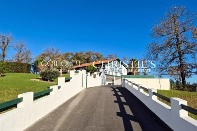 Maison à vendre à USTARITZ  - 5 pièces - 220 m² 