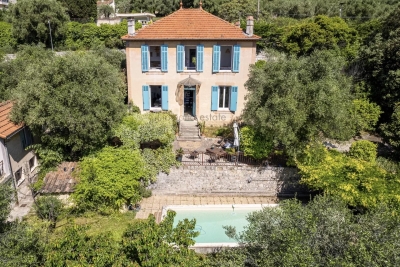 Maison &agrave; vendre &agrave; GRASSE  - 8 pi&egrave;ces - 210 m&sup2; 