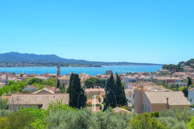 Appartement à vendre à SANARY-SUR-MER  - 4 pièces - 122 m² 