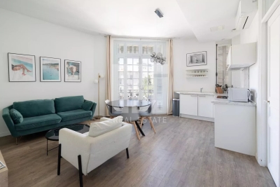 Appartement à vendre à CANNES Saint-Nicolas - 3 pièces - 49 m² 