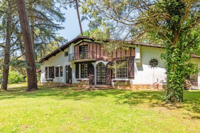 House for sale in HOSSEGOR  - 7 rooms - 220 m&sup2; 