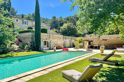 Maison à louer à MÉNERBES Joucas - 10 pièces - 500 m² 