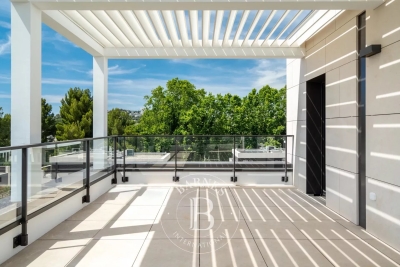 Appartement à vendre à MARSEILLE 8EME  - 4 pièces - 162 m² 