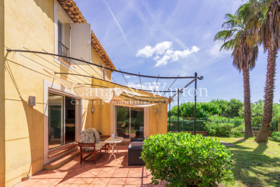 House for sale in HYÈRES  - 5 rooms - 155 m² 