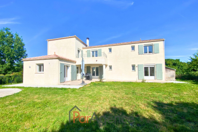 Maison à vendre à ST SULPICE DE ROYAN  - 6 pièces - 175 m² 