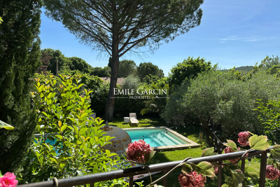 Maison à vendre à UZÈS Le Plan - 10 pièces - 300 m² 