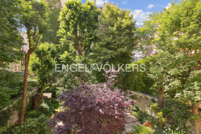 Appartement à vendre à PARIS 16EME Seine et Berges 2 - 5 pièces - 130 m² 