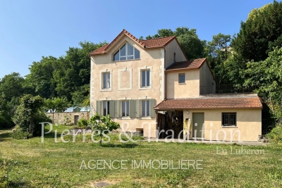 Maison à vendre à APT  - 7 pièces - 192 m² 