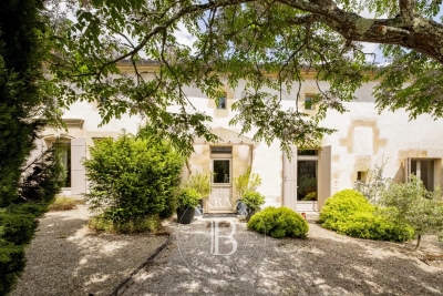 Maison à vendre à MERIGNAS  - 13 pièces - 463 m² 