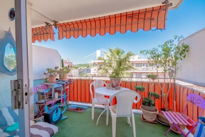 Appartement à vendre à CAGNES-SUR-MER Le Centre-Le Haut de Cagnes - 3 pièces - 80 m² 