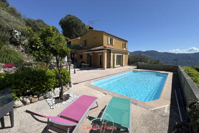 Maison à vendre à CARROS  - 4 pièces - 109 m² 