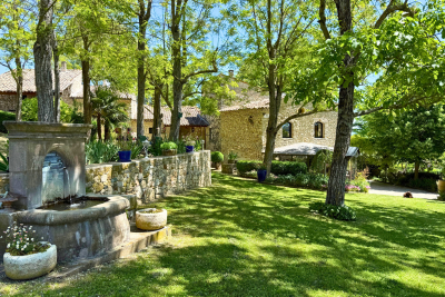 Maison à vendre à ST-MICHEL-L'OBSERVATOIRE Esparron-de-Verdon - 13 pièces - 300 m² 
