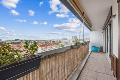 Apartment for sale in PARIS 15EME Grandes Carrieres - 3 rooms - 69 m² 