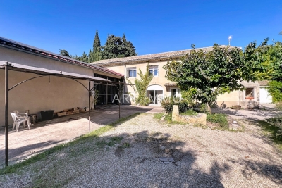 Maison à vendre à CAVAILLON Joucas - 8 pièces - 278 m² 