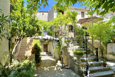 Maison à vendre à ST-CHRISTOL-LES-ALES Est - 6 pièces - 113 m² 