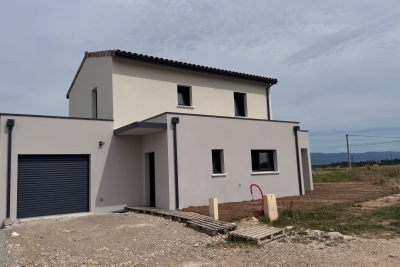 Maison à vendre à GRANGES LES BEAUMONT  - 5 pièces - 120 m² 