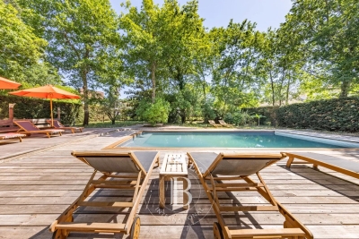 Maison à louer à LA TESTE-DE-BUCH Sainte-Hélène - 7 pièces - 260 m² 