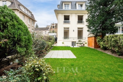 Maison à louer à NEUILLY SUR SEINE Philosophes Iii - 8 pièces - 268 m² 