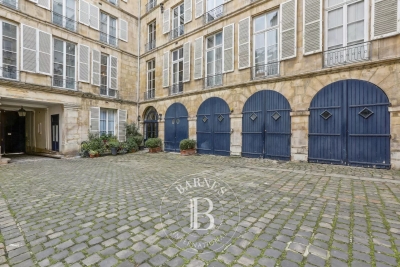 Apartment for sale in PARIS 6EME Les Archives 1 - 3 rooms - 93 m² 