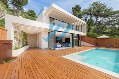 Maison à vendre face mer piscine 