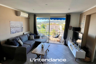 Appartement à vendre à HYÈRES Centre - 5 pièces - 71 m² 