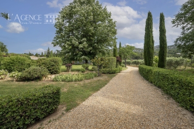 Maison &agrave; vendre &agrave; PELISSANNE  - 8 pi&egrave;ces - 280 m&sup2; 