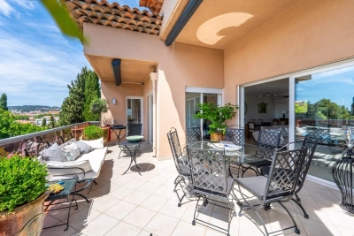 Appartement à vendre à AIX-EN-PROVENCE Sainte-Madeleine - 4 pièces - 173 m² 