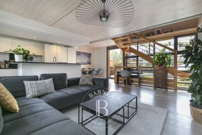 House for sale in SURESNES Denfert-Rochereau 6 - 6 rooms - 160 m² 