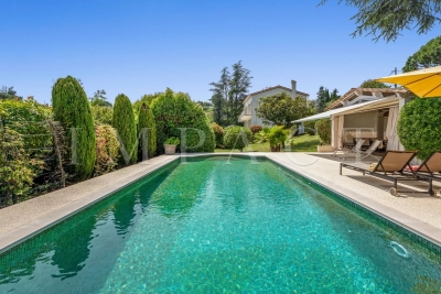 House for sale in LA ROQUETTE-SUR-SIAGNE La Roquette-sur-Siagne - 6 rooms - 280 m² 