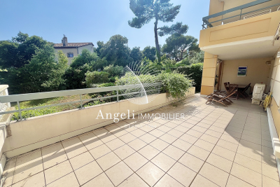 Apartment for sale in ST-AYGULF  - 3 rooms - 74 m² 