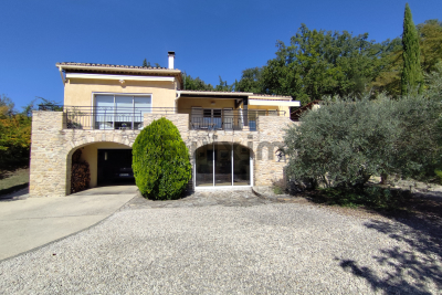 Maison à vendre belle vue piscine gard 