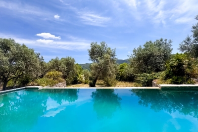 Maison à vendre maison village garage piscine 