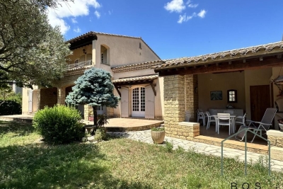 Maison &agrave; vendre &agrave; SALON-DE-PROVENCE  - 7 pi&egrave;ces - 192 m&sup2; 