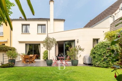 Maison &agrave; vendre &agrave; CHATILLON  - 8 pi&egrave;ces - 225 m&sup2; 
