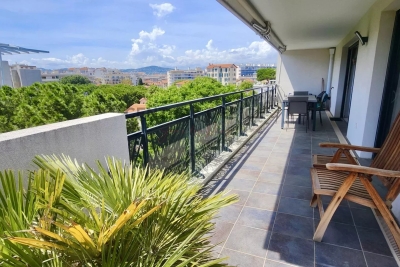 Apartment for sale in JUAN-LES-PINS  - 3 rooms - 76 m² 