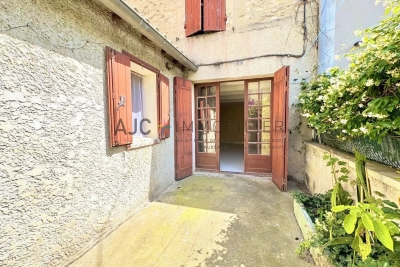 Maison à vendre à ST-RÉMY-DE-PROVENCE Centre Ville-Peripherie - 3 pièces - 86 m² 