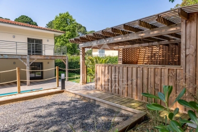 House for sale in ARCACHON  - 9 rooms - 273 m² 