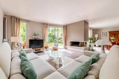 Maison &agrave; vendre &agrave; CLAMART  - 8 pi&egrave;ces - 225 m&sup2; 