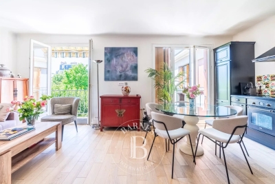 Apartment for sale in NEUILLY SUR SEINE Trezel 1 - 4 rooms - 83 m² 