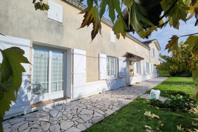 Maison à vendre à GIRONDE-SUR-DROPT  - 7 pièces - 183 m² 