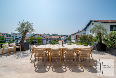 Maison &agrave; vendre &agrave; ST-JEAN-DE-LUZ  - 7 pi&egrave;ces - 200 m&sup2; 